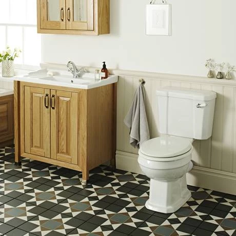 Keswick Traditional Close Coupled Toilet + Soft Close Seat - Image 6