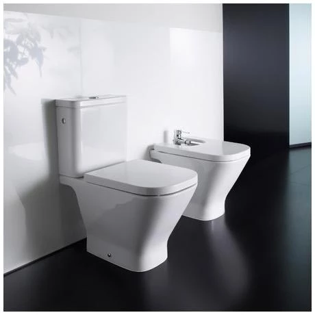 Roca The Gap Close Coupled Toilet with Soft-Close Seat - Image 3